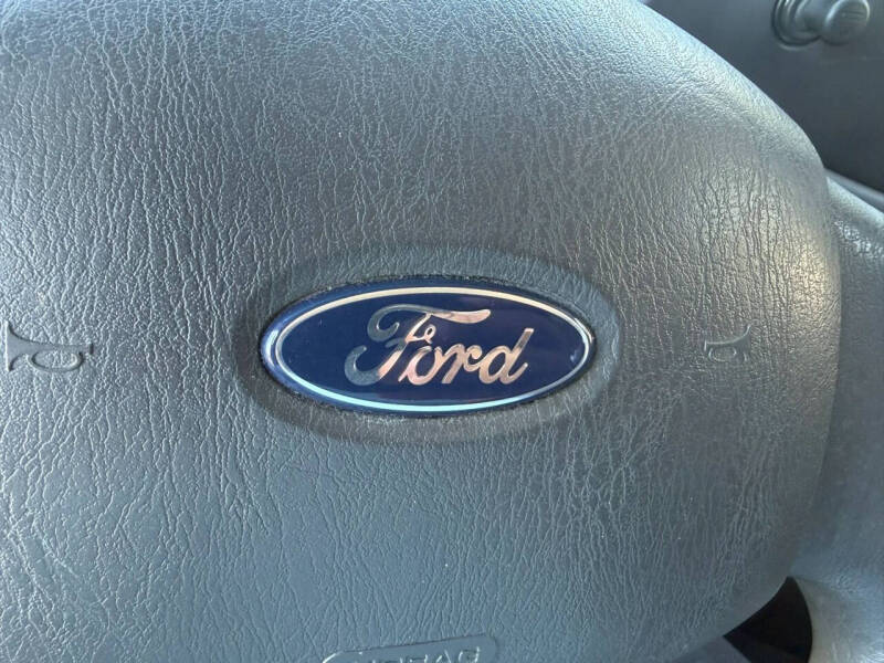 2006 Ford E-Series E-350 SD