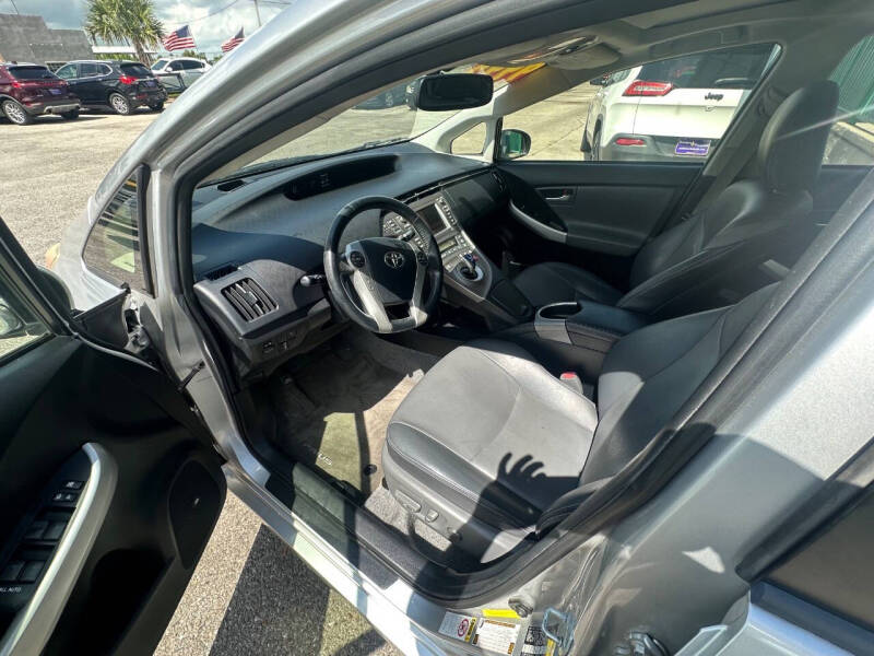 2014 Toyota Prius Five