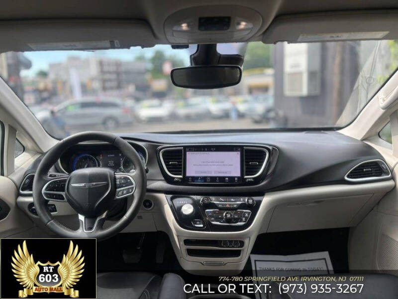 2024 Chrysler Pacifica Touring L