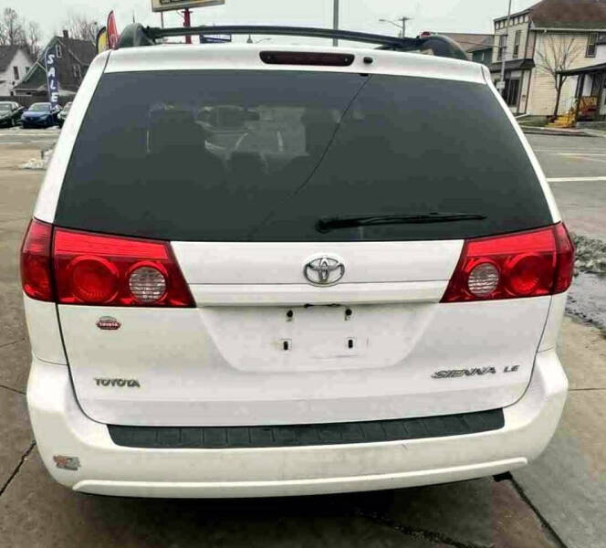 2007 Toyota Sienna LE 7-Passenger