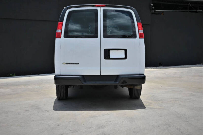 2021 Chevrolet Express 2500