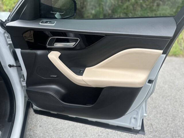 2019 Jaguar F-PACE 25t Premium