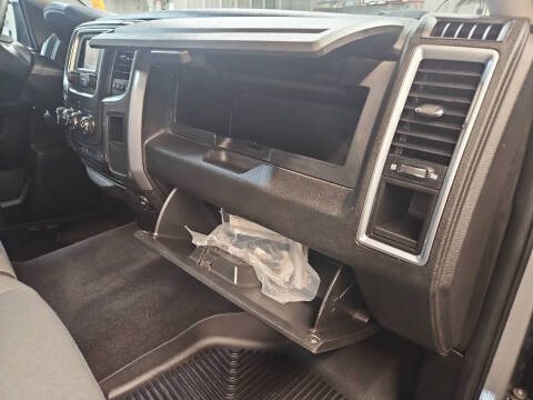 2024 RAM 1500 Classic SLT