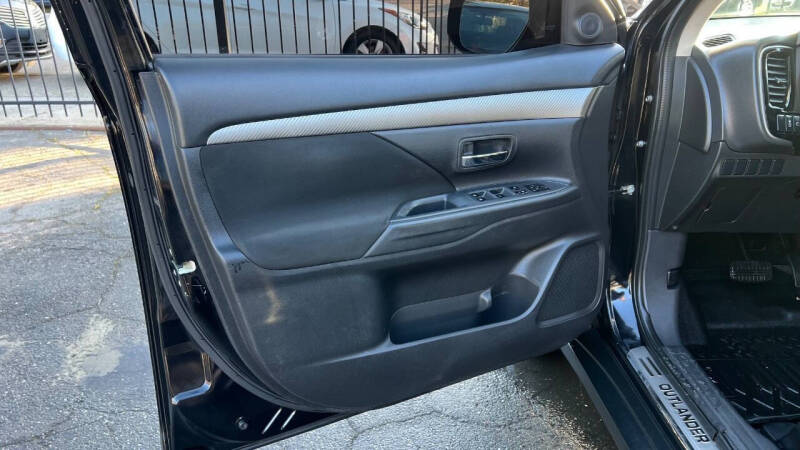 2016 Mitsubishi Outlander SE