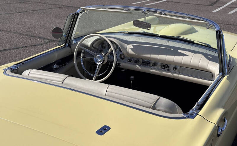 1957 Ford Thunderbird