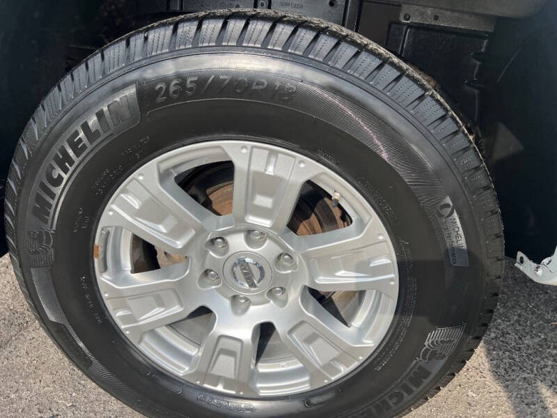 2017 Nissan Titan SV