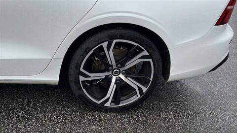 2024 Volvo S60 B5 Core Dark Theme