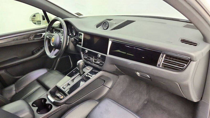 2023 Porsche Macan S