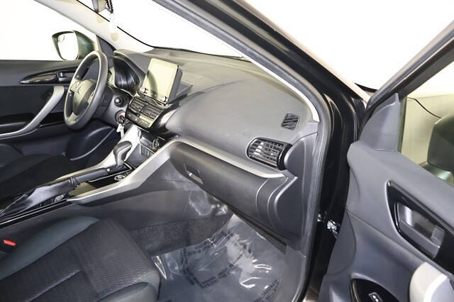 2023 Mitsubishi Eclipse Cross LE