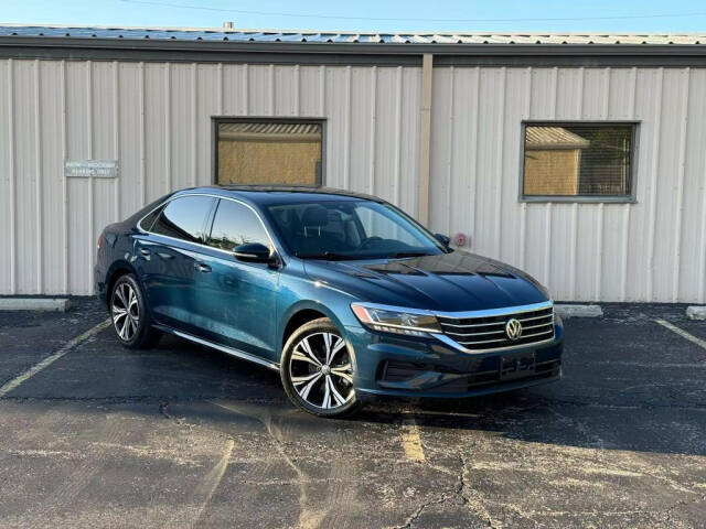 2021 Volkswagen Passat for sale at Autolink in Kansas City, KS