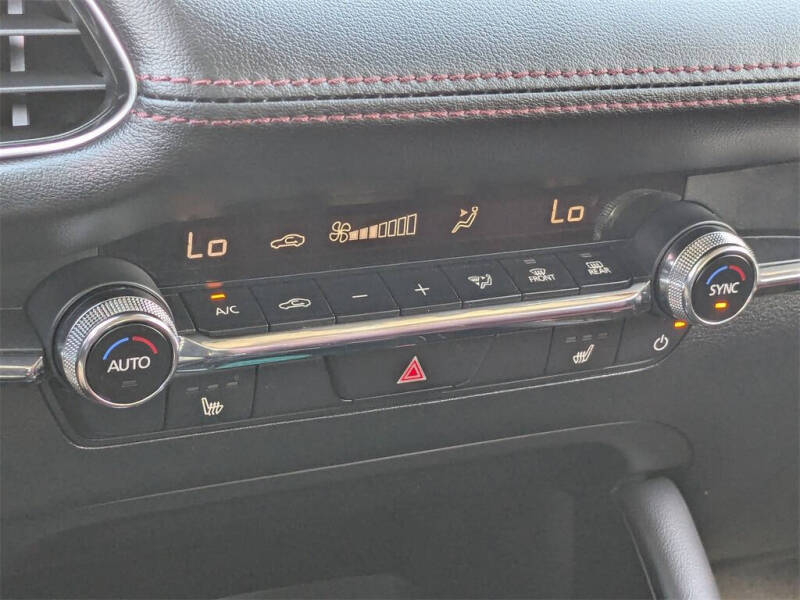 2024 Mazda Mazda3 Sedan 2.5 S Carbon Edition