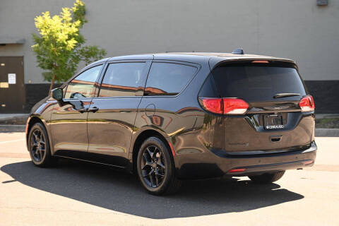 2018 Chrysler Pacifica Touring Plus