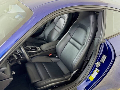 2022 Porsche 911 Carrera 4 GTS