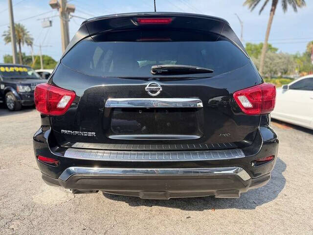 2017 Nissan Pathfinder S