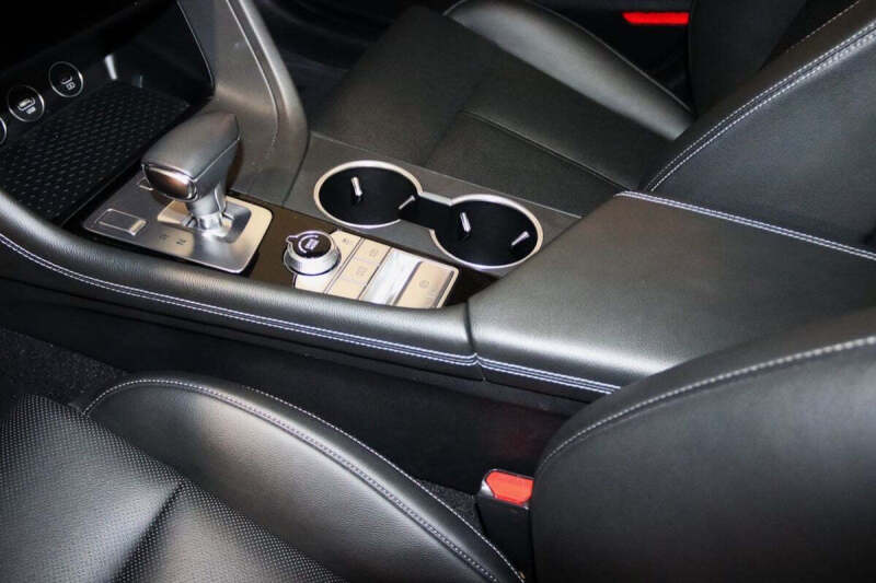 2025 Genesis G70