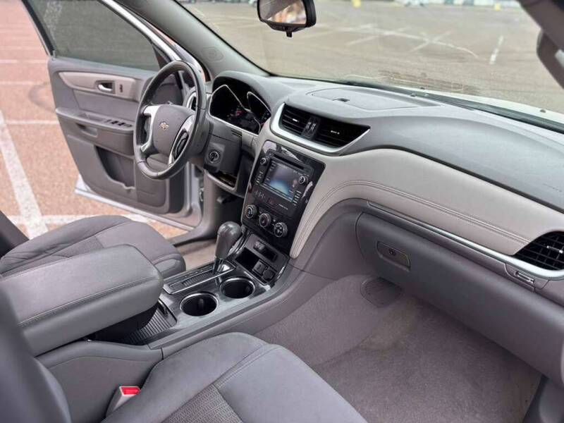 2017 Chevrolet Traverse LT