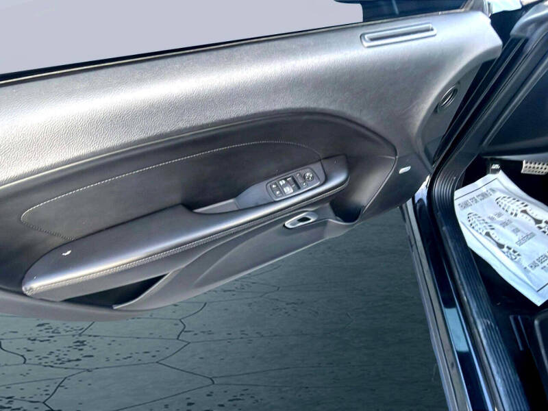 2016 Dodge Challenger SXT