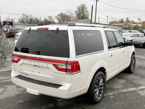 2017 Lincoln Navigator L Select