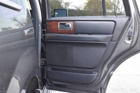 2017 Lincoln Navigator Select