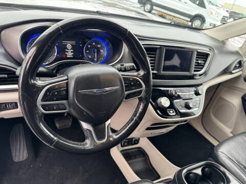 2020 Chrysler Pacifica Touring L