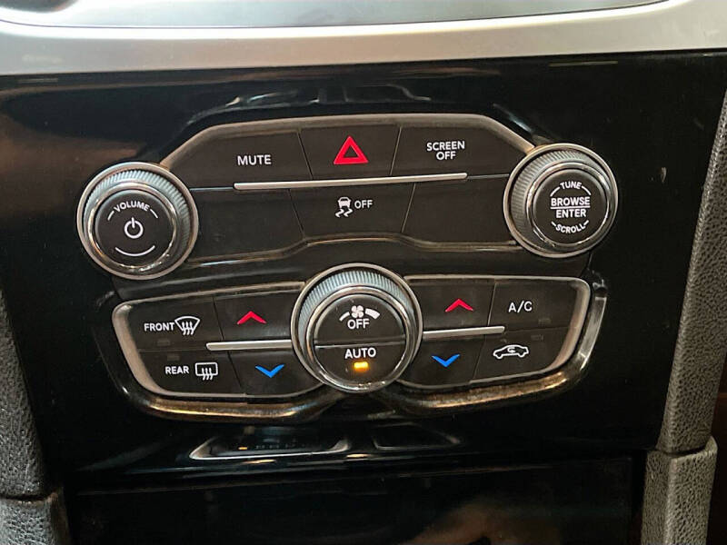 2023 Chrysler 300 Touring