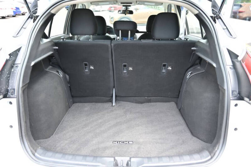 2023 Nissan Kicks SV