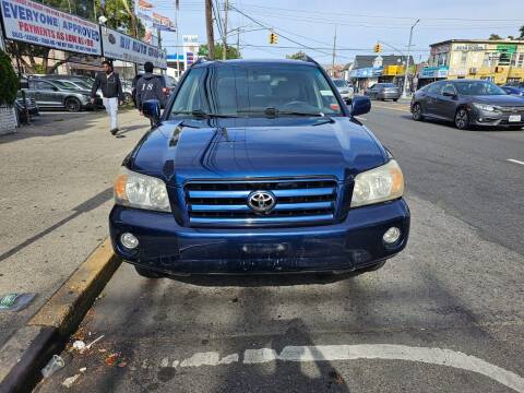 2006 Toyota Highlander for sale at BH Auto Group in Brooklyn NY