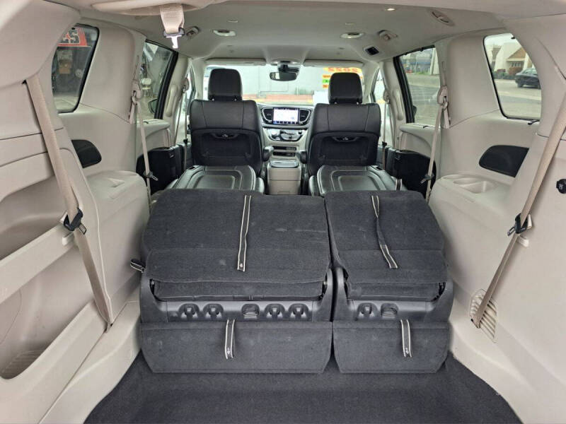 2022 Chrysler Pacifica Touring L