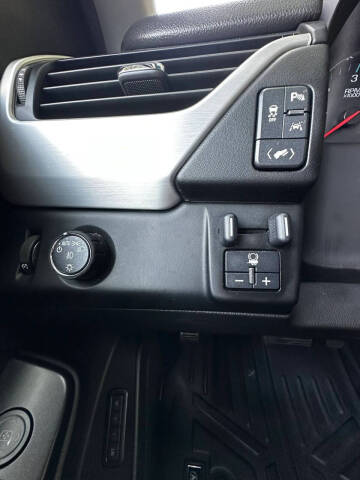 2017 GMC Yukon XL SLT