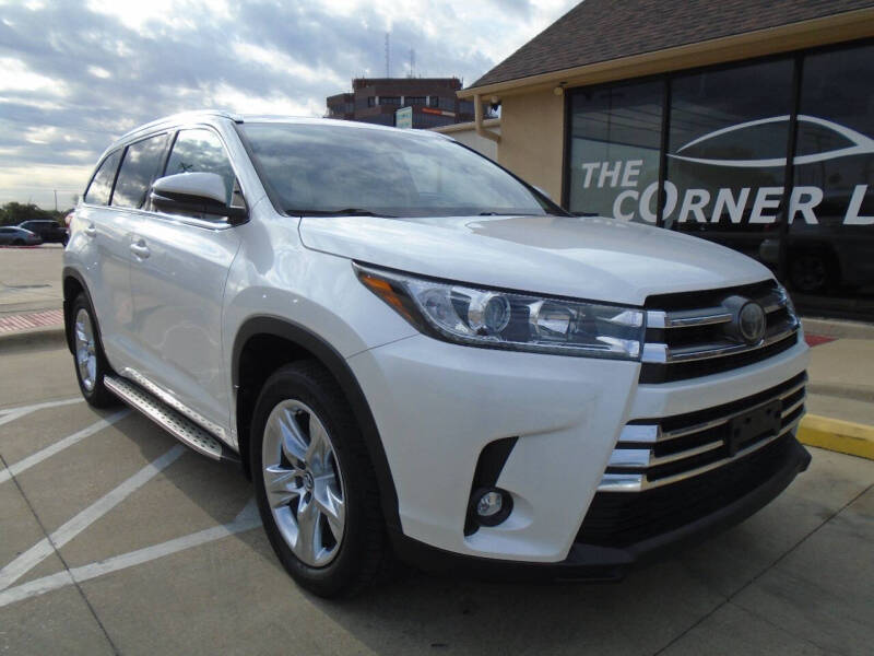 2019 Toyota Highlander Limited's photo