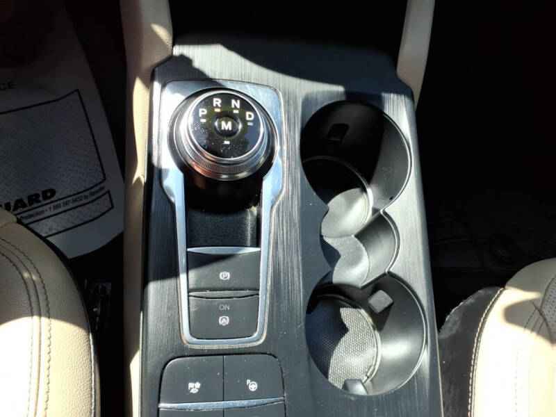 2020 Ford Escape Titanium