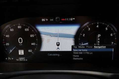 2017 Volvo XC90 T6 Momentum