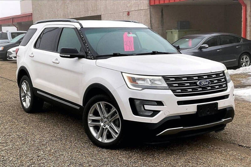 2017 Ford Explorer XLT's photo