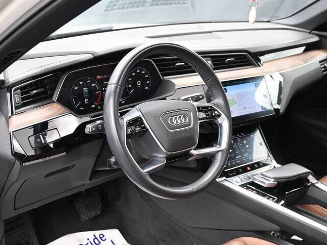 2019 Audi e-tron quattro Premium Plus