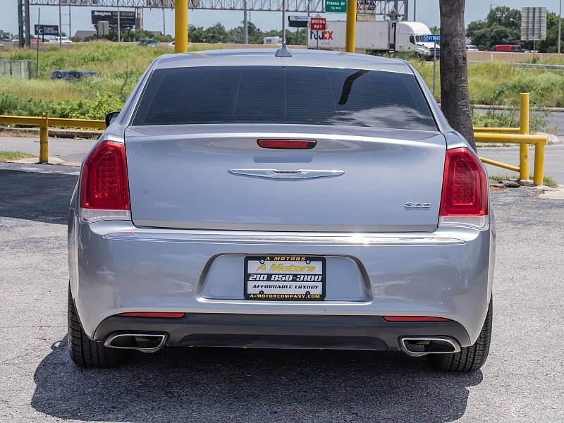 2015 Chrysler 300 Limited