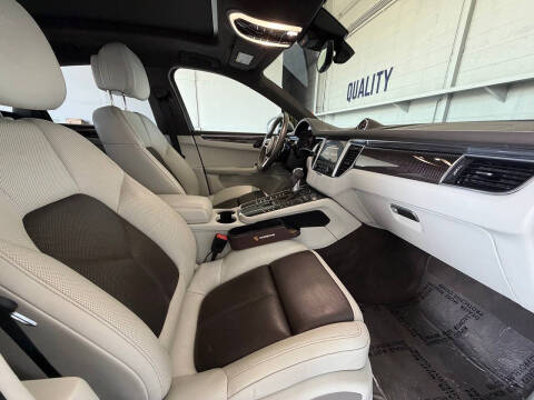 2018 Porsche Macan Turbo