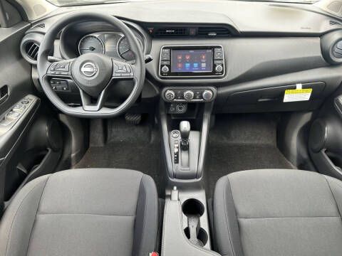 2025 Nissan Kicks Play S