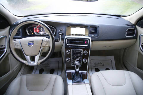 2016 Volvo V60 T5 Drive-E Premier