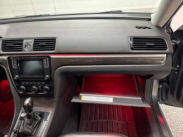 2016 Volkswagen Passat 1.8T SEL Premium