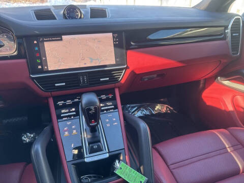 2023 Porsche Cayenne Coupe Platinum Edition