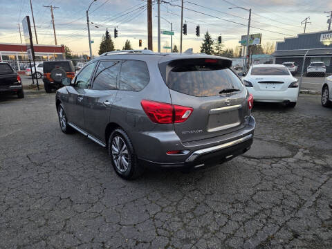 2019 Nissan Pathfinder SL