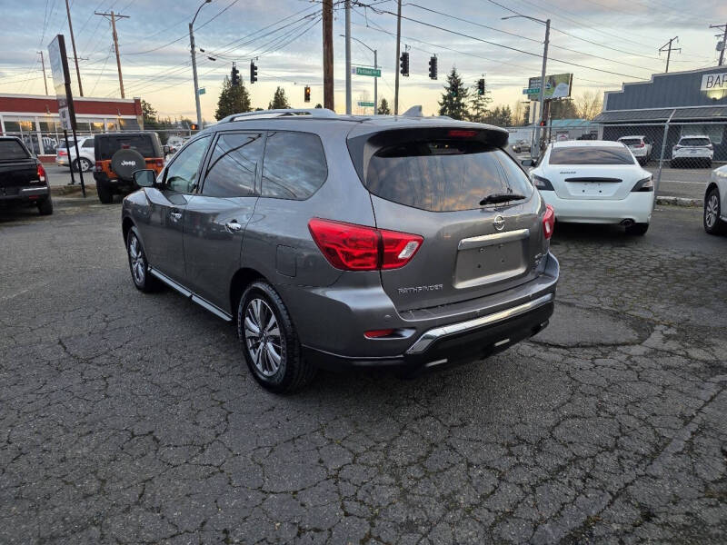 2019 Nissan Pathfinder SL