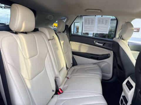2019 Ford Edge Titanium