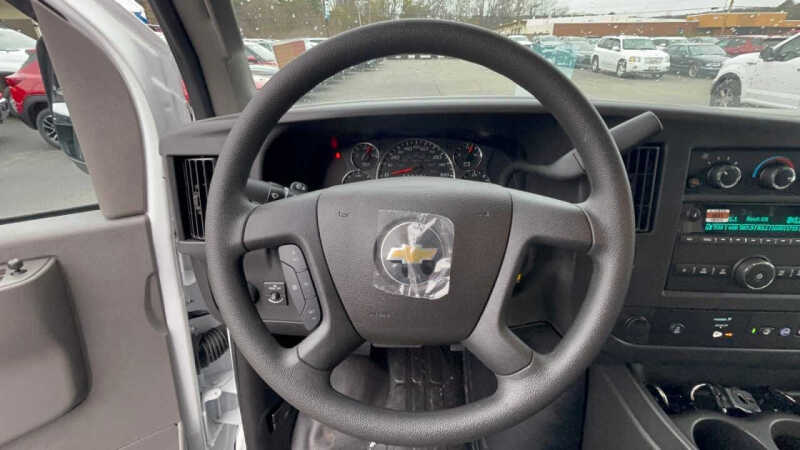 2025 Chevrolet Express 2500