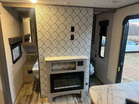 2022 Coleman LANTERN 263BH