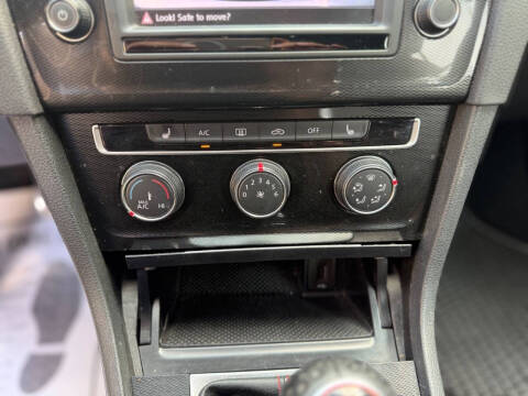 2017 Volkswagen Golf GTI S