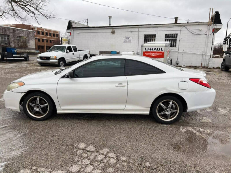 2006 Toyota Camry Solara for sale at VINE STREET MOTOR CO in Urbana IL