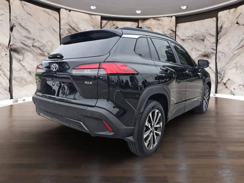 2025 Toyota Corolla Cross XLE