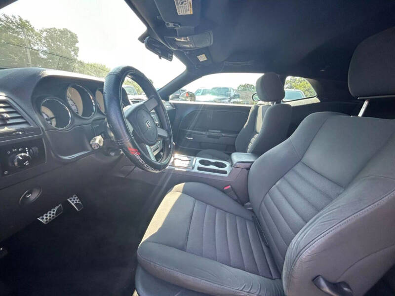 2009 Dodge Challenger SE