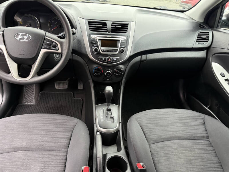 2017 Hyundai Accent SE